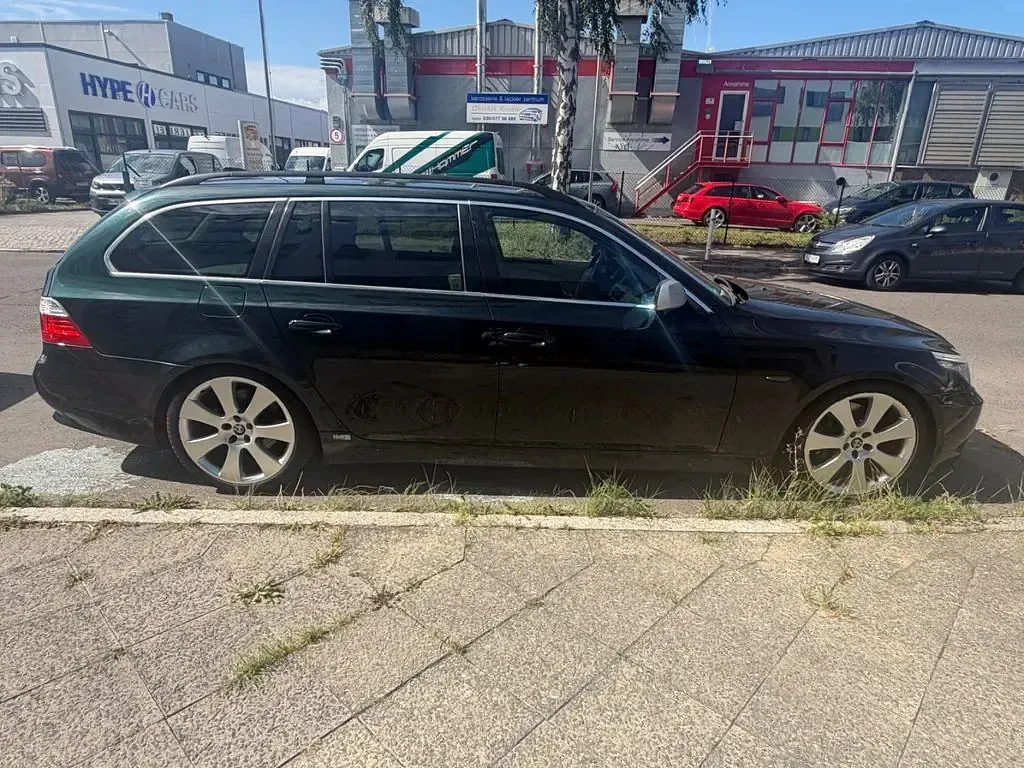 Gebraucht BMW 525 218 PS (160 kW) 2008 Grün Kombi