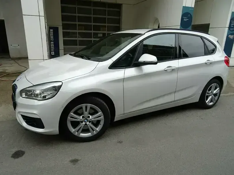 Gebraucht BMW 220 Active Tourer Sport Line 190 PS (139 kW) 2018 Weiß Van / Kleinbus