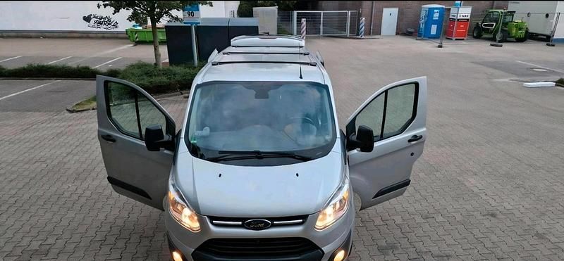 Gebraucht Ford Tourneo 125 PS (91 kW) 2014 Silber Van / Kleinbus