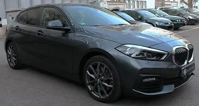 Gebraucht BMW 120 Advantage 190 PS (139 kW) 2020 Grau Limousine