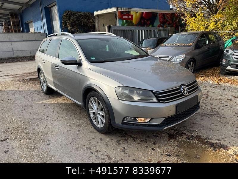 Silber Gebraucht 2012 VW Passat Alltrack Basis Kombi | 5.500 € - Bild 1/4