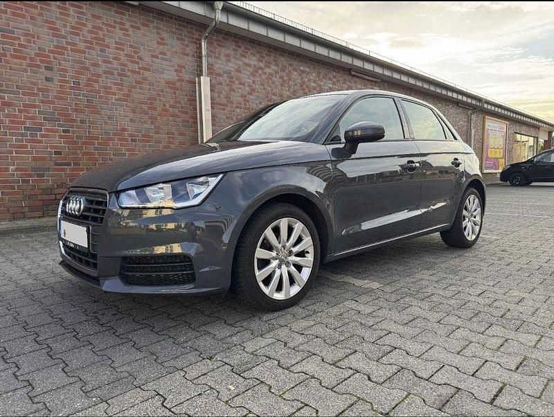Grau Gebraucht 2016 Audi A1 Sportback Kleinwagen | 11.500 € (Etwas zu teuer) - Bild 1/3
