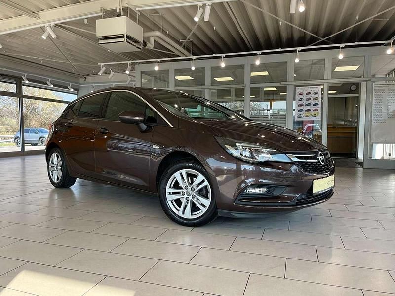 Gebraucht Opel Astra Dynamic 150 PS (110 kW) 2016 Braun Kleinwagen