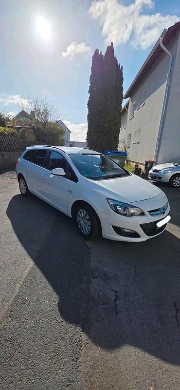 Gebraucht Opel Astra 116 PS (85 kW) 2015 Weiß Kombi