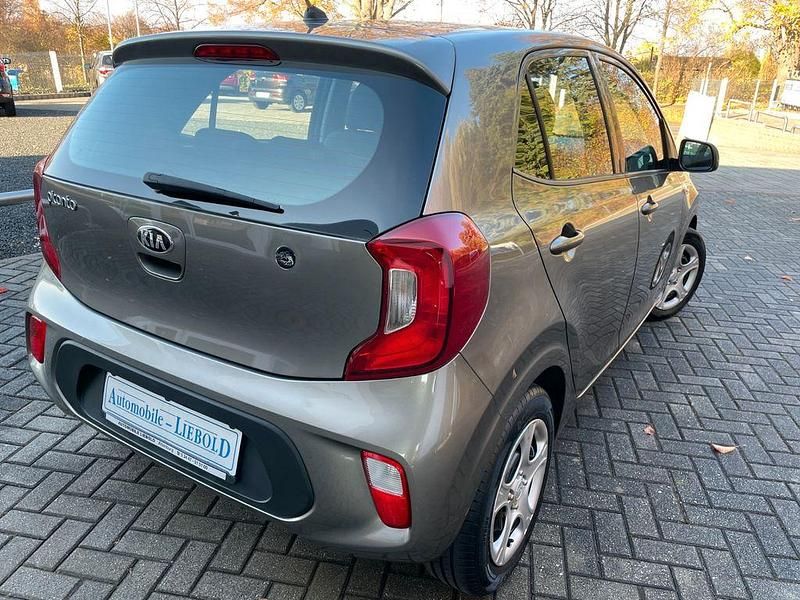 Gebraucht Kia Picanto 67 PS (49 kW) 2017 Titanium silver metallic Kleinwagen