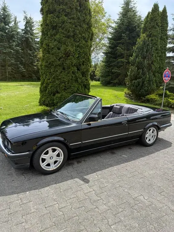 Gebraucht BMW 320 Cabriolet Basis 129 PS (94 kW) 1987 Schwarz Cabrio