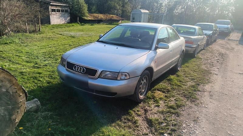 Usata Audi A4 150 CV (110 kW) 1996 Argento Berlina