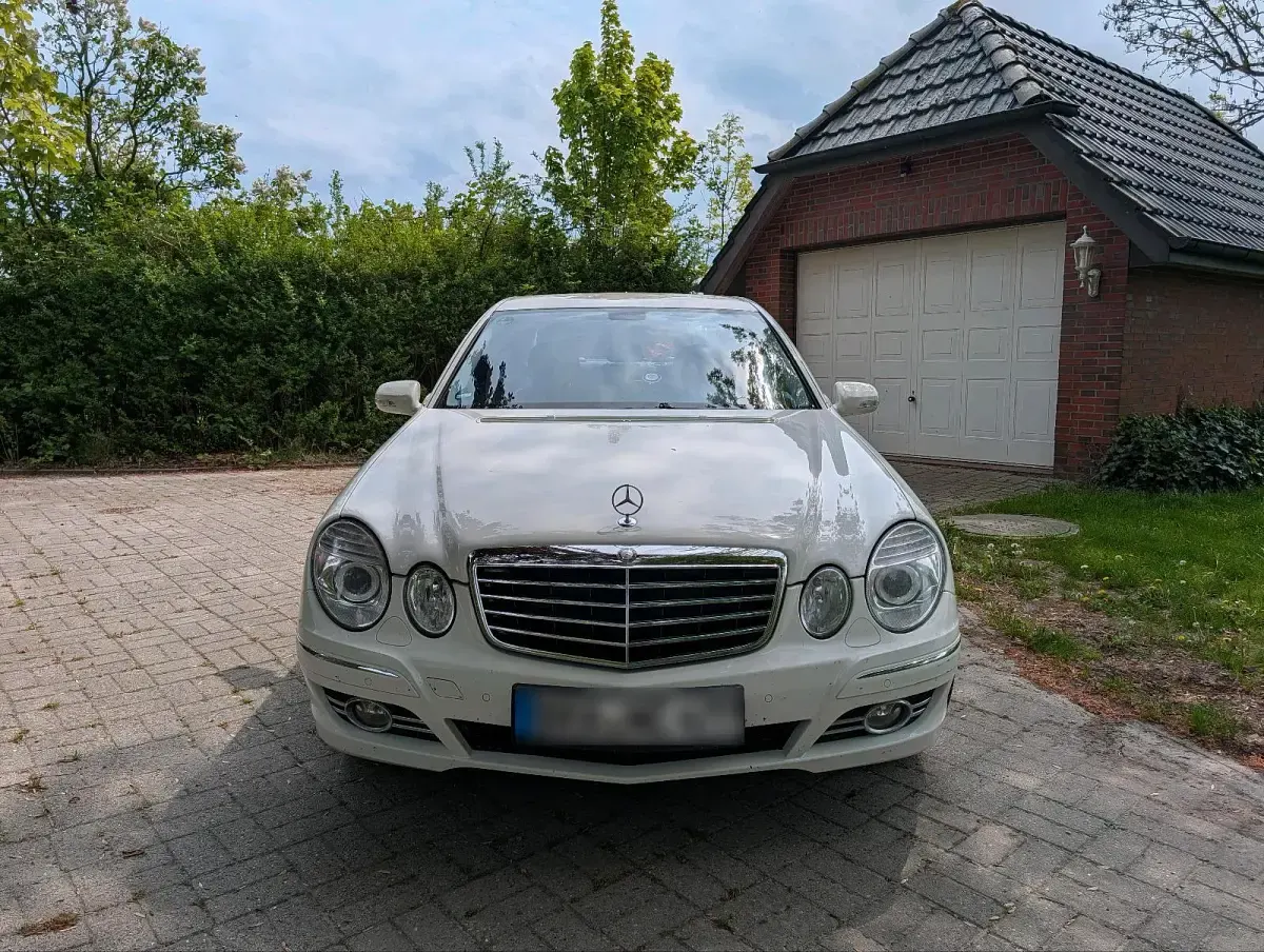 Gebraucht Mercedes E230 204 PS (150 kW) 2007 Weiß Limousine