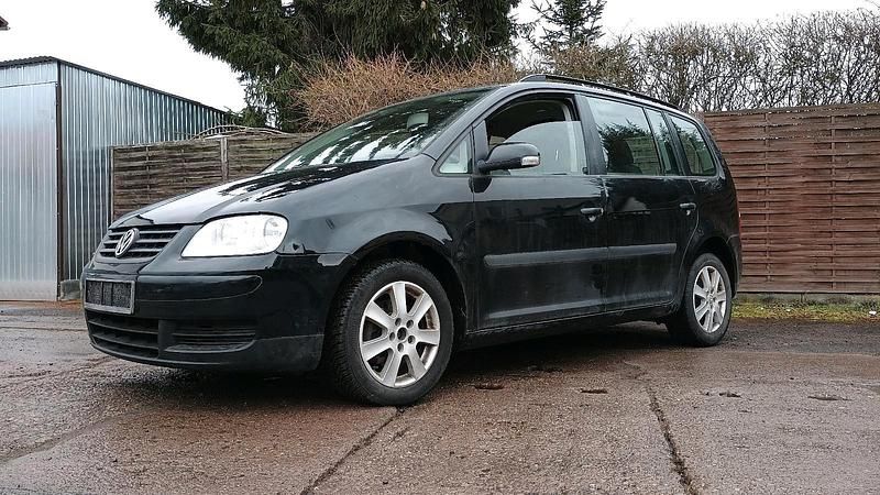 Gebraucht VW Touran 102 PS (75 kW) 2003 Schwarz Van / Kleinbus