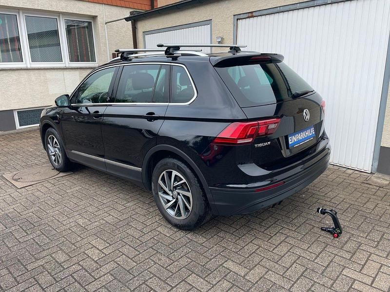 Gebraucht VW Tiguan Sound 150 PS (110 kW) 2018 Deep black perleffekt SUV