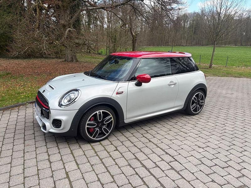 Gebraucht Mini John Cooper Works 231 PS (169 kW) 2020 Silber Kleinwagen