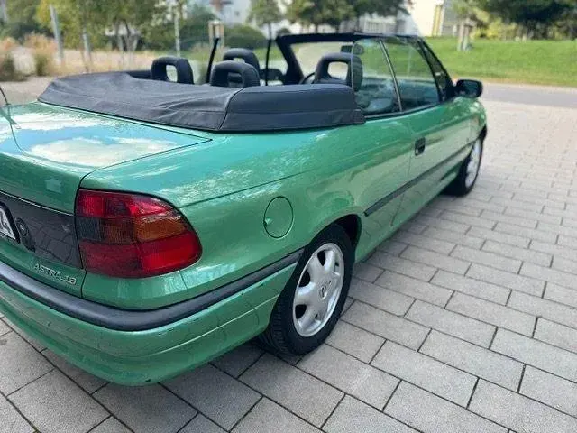 Gebraucht Opel Astra Cabriolet 75 PS (55 kW) 1999 Grün Cabrio