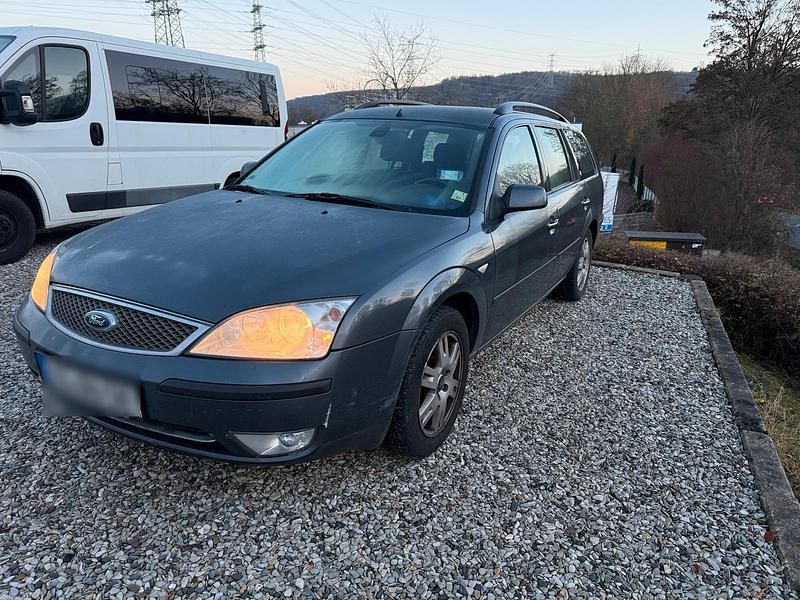 Grau Gebraucht 2005 Ford Mondeo Ghia Kombi | 800 € (Guter Preis) - Bild 1/4