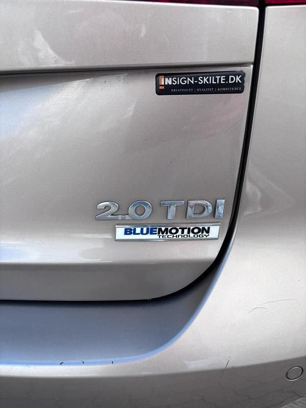 Gebraucht VW Touran 140 PS (102 kW) 2014 Braun Van / Kleinbus