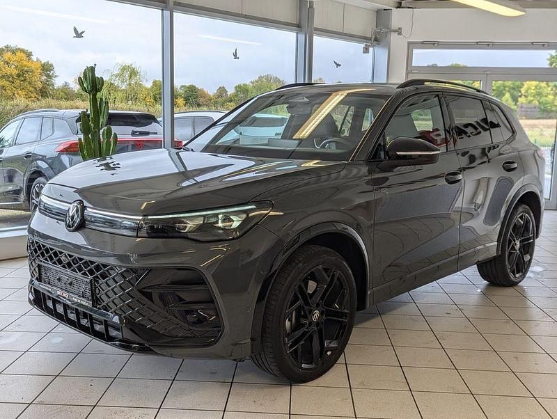 Gebraucht VW Tiguan R-line 193 PS (141 kW) 2025 Grau SUV