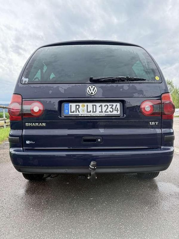 Gebraucht VW Sharan Trendline 150 PS (110 kW) 2010 Blau Van / Kleinbus