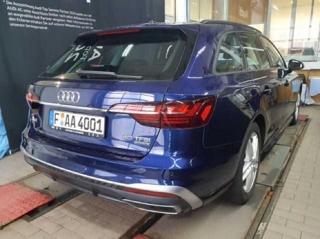 Gebraucht Audi A4 S-Line 204 PS (150 kW) 2022 Navarrablau metallic Kombi