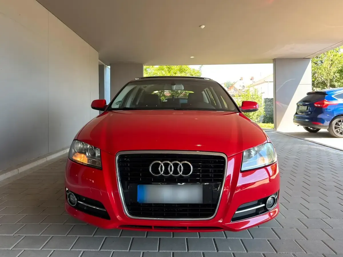 Gebraucht Audi A3 Sportback Ambition 140 PS (102 kW) 2010 Rot Kleinwagen