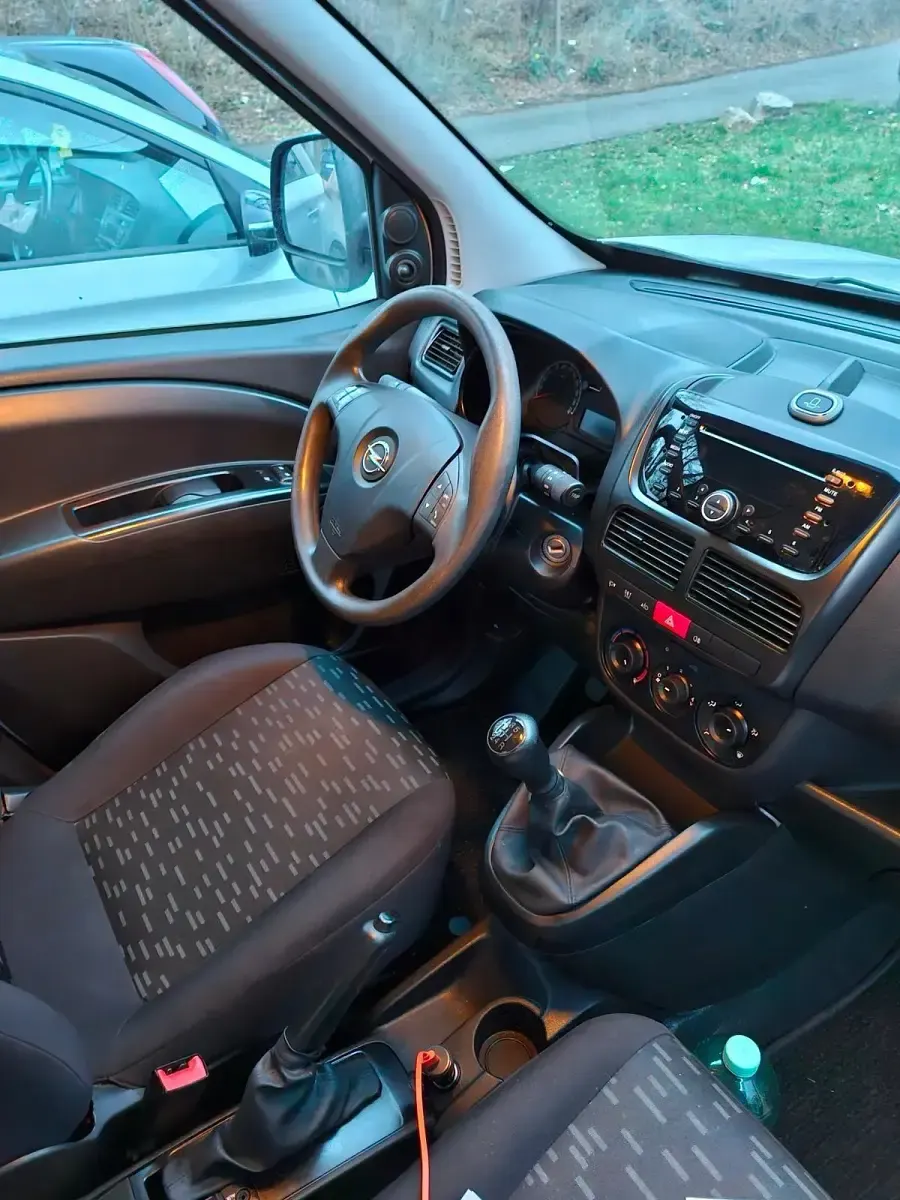 Second-hand Opel Combo 90 CP (66 kW) 2014 Alb Monovolum