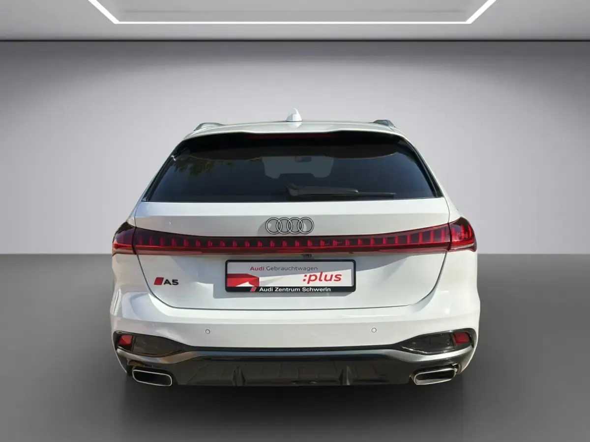 Gebraucht Audi A5 Ambiente 204 PS (150 kW) 2024 Arkonaweiß Kombi