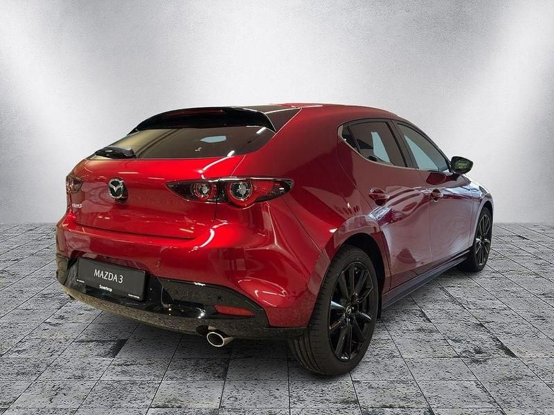 Neu Mazda 3 Homura-Line 140 PS (102 kW) 2025 Rot Limousine