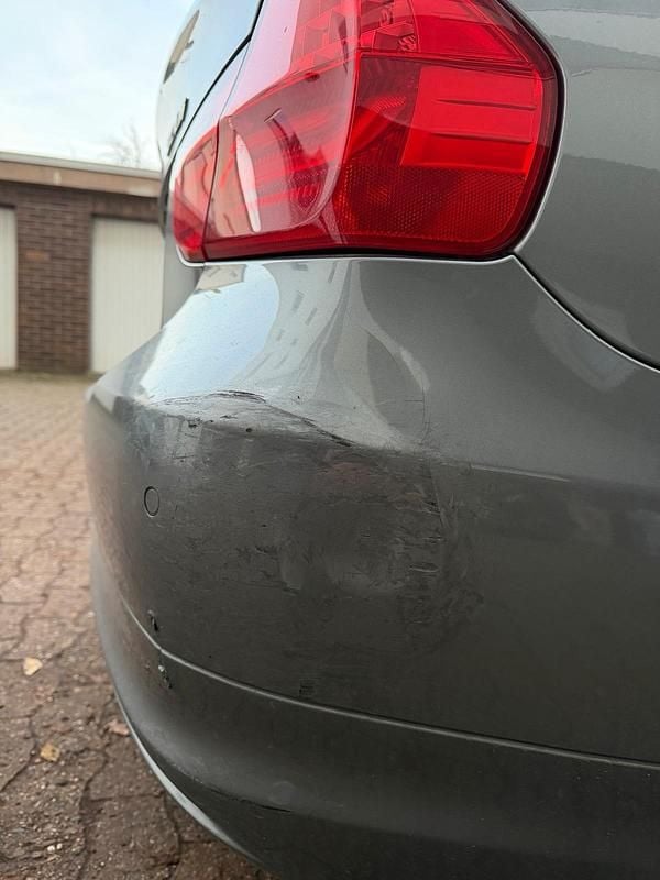 Gebraucht BMW 320 170 PS (125 kW) 2010 Grau Limousine