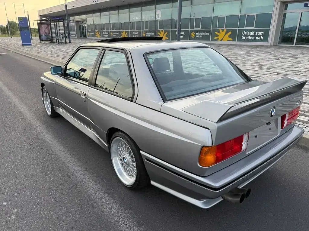 Gebraucht BMW M3 Sport Line 194 PS (142 kW) 1989 Silber