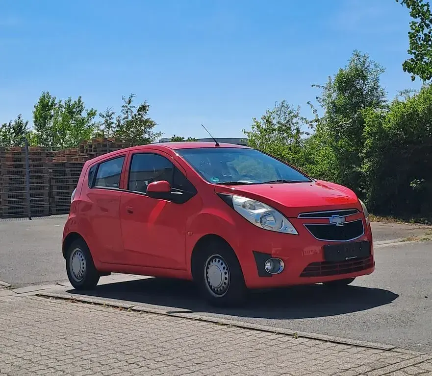 Gebraucht Chevrolet Spark LS 68 PS (50 kW) 2011 Rot Kleinwagen