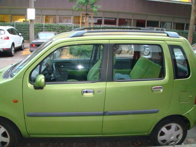 Second-hand Opel Agila 75 CP (55 kW) 2002 Verde Hatchback