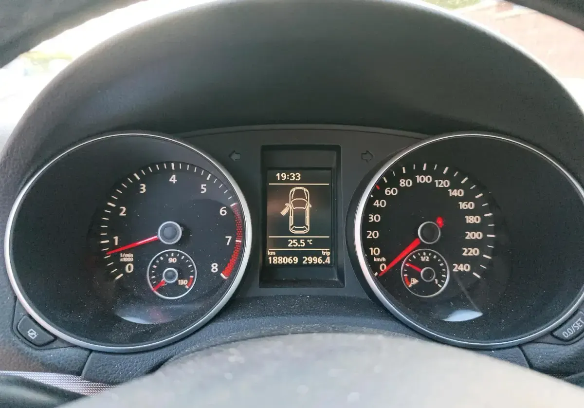Gebraucht VW Golf VI 122 PS (89 kW) 2011 Braun Kleinwagen