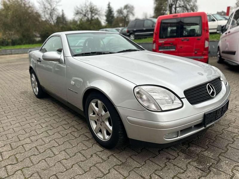 Gebraucht Mercedes SLK230 193 PS (141 kW) 1999 Silber Cabrio