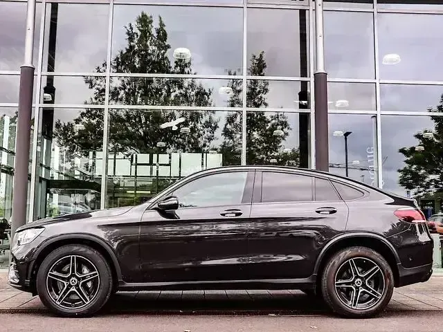 Gebraucht Mercedes GLC300 AMG 245 PS (180 kW) 2021 Grau Coupé
