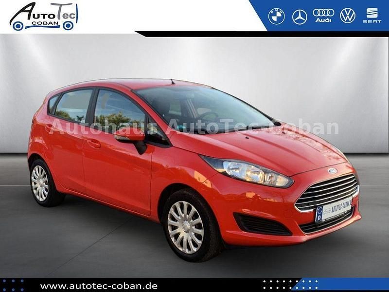 Gebraucht Ford Fiesta Trend 65 PS (47 kW) 2015 Rot Kleinwagen