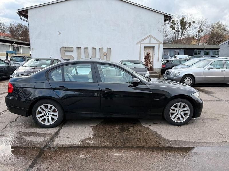 Gebraucht BMW 318 129 PS (94 kW) 2006 Schwarz Limousine