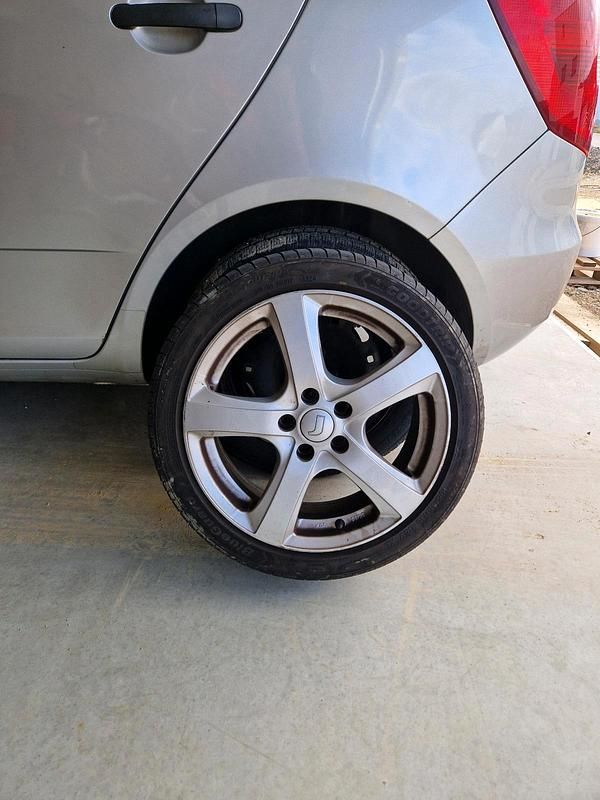 Gebraucht Skoda Fabia Elegance 69 PS (50 kW) 2010 Grau Kleinwagen