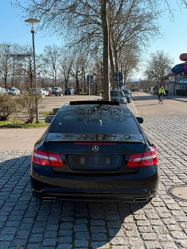 Gebraucht Mercedes E500 388 PS (285 kW) 2009 Schwarz Coupé