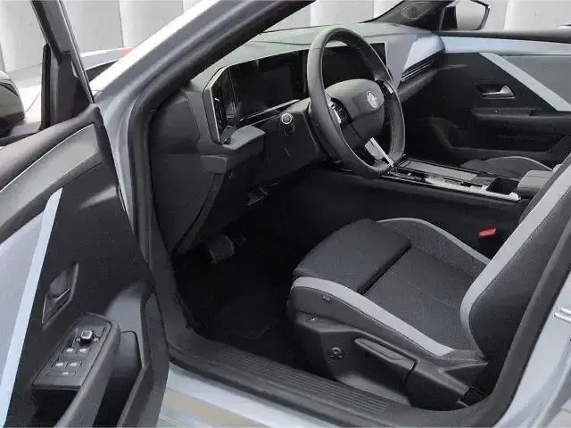 Gebraucht Opel Astra Edition 2025 Silber Kleinwagen
