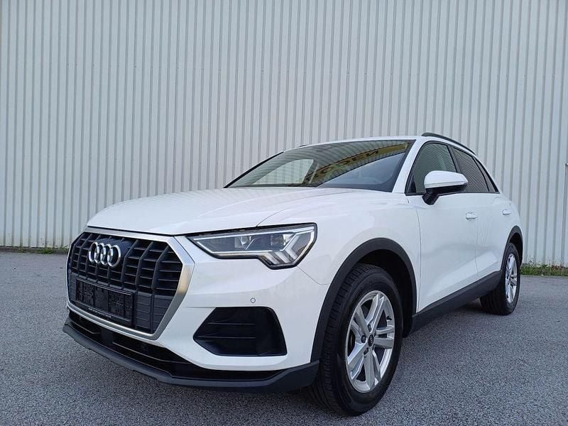 Weiß Gebraucht 2021 Audi Q3 Sport SUV | 21.890 € (Guter Preis) - Bild 1/4