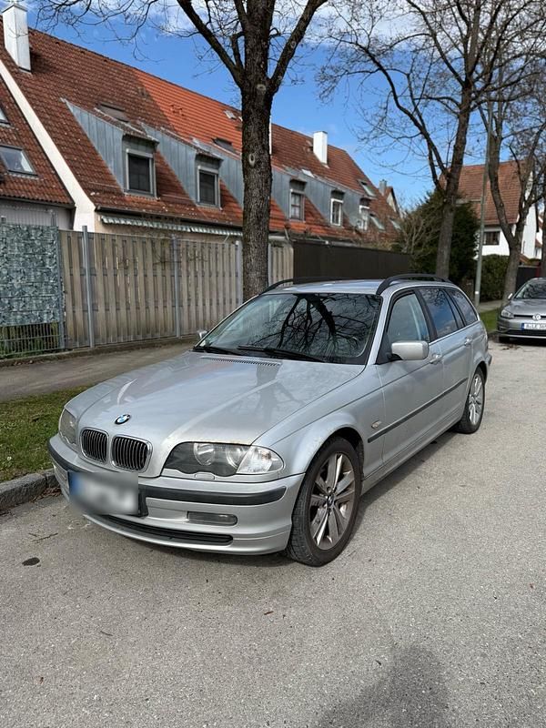 Gebraucht BMW 320 150 PS (110 kW) 2000 Silber Kombi