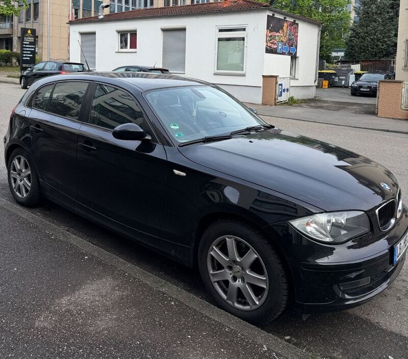 Schwarz Gebraucht 2009 BMW 116 Kleinwagen | 6.500 € (Etwas zu teuer) - Bild 1/4