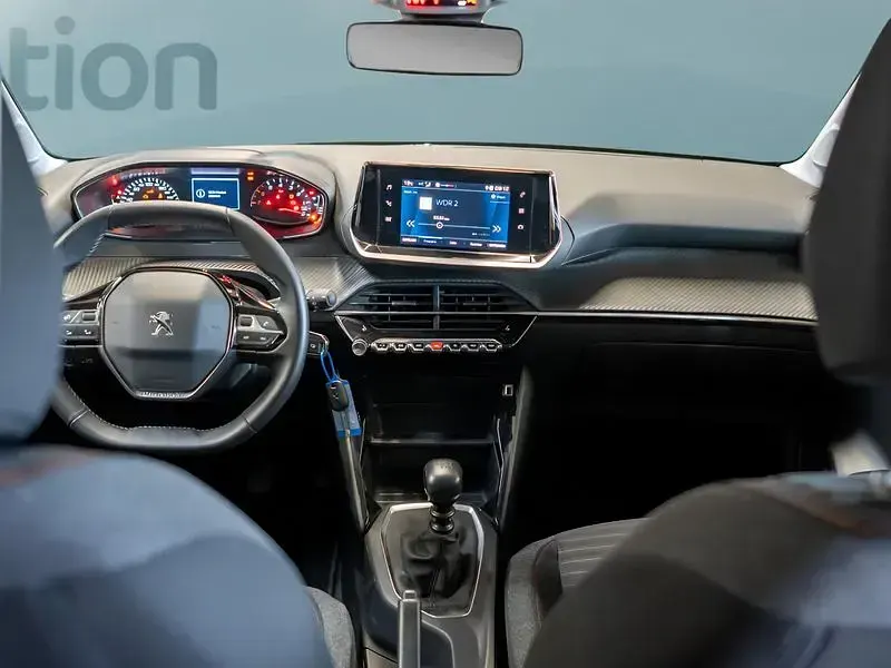 Gebraucht Peugeot 208 101 PS (74 kW) 2023 Gelb Kleinwagen