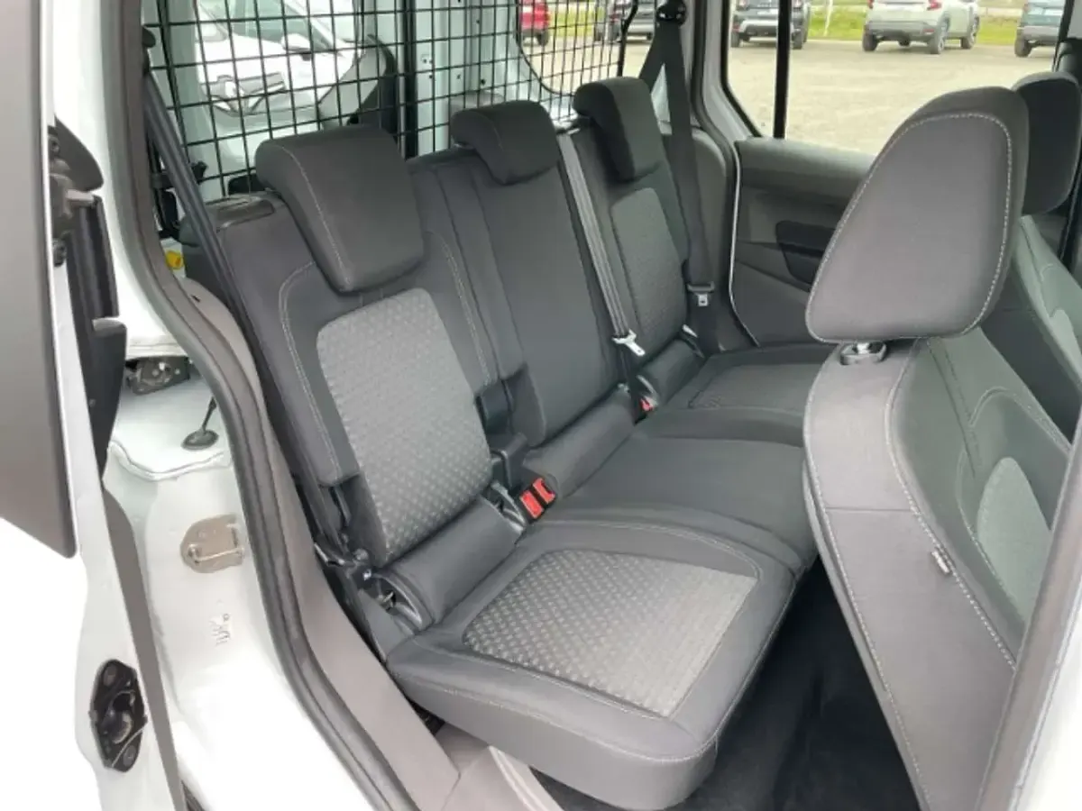 Używany Ford Transit Trend 120 KM (88 kW) 2022 Biały Kombi