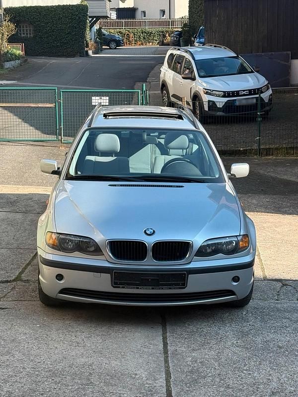 Gebraucht BMW 318 Basis 143 PS (105 kW) 2001 Silber Kombi