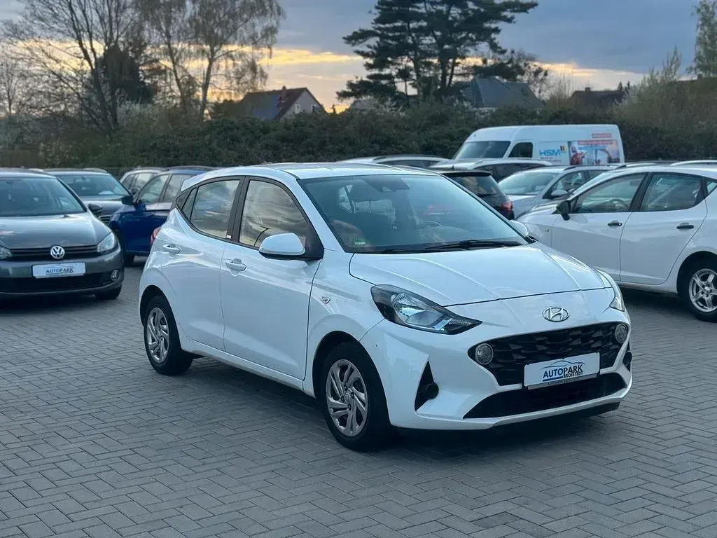 Gebraucht Hyundai i10 Select 67 PS (49 kW) 2021 Weiß Kleinwagen