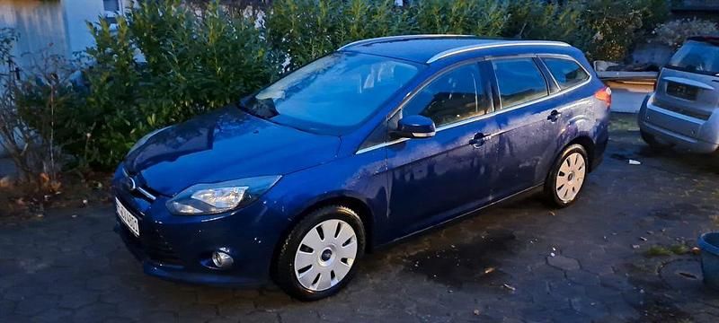Gebraucht Ford Focus Titanium 163 PS (119 kW) 2014 Blau Kombi