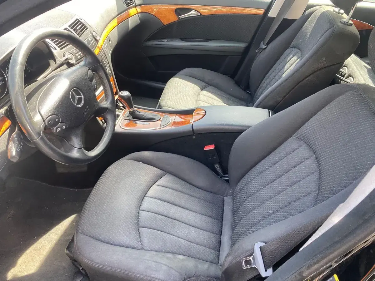Gebraucht Mercedes E200 Elegance 184 PS (135 kW) 2009 Schwarz Kombi