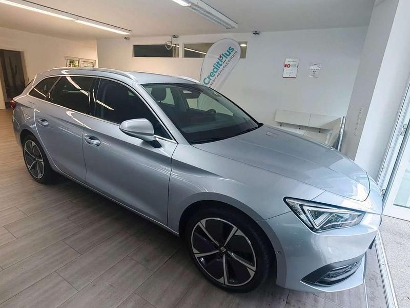 Silber Gebraucht 2022 Seat Leon XCELLENCE Kombi | 20.990 € (Fairer Preis) - Bild 1/4