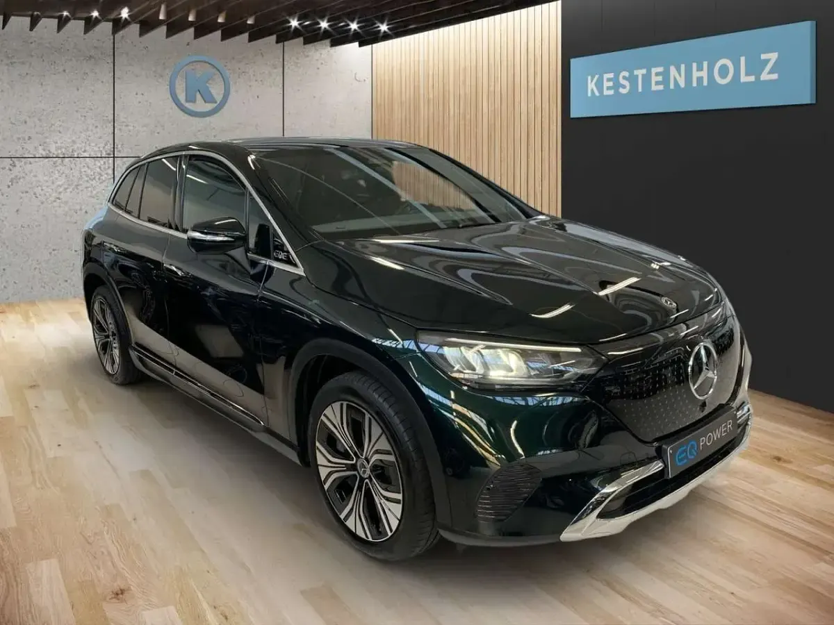 Gebraucht Mercedes EQE300 180 kW (245 PS) 2025 Lack smaragdgrün SUV