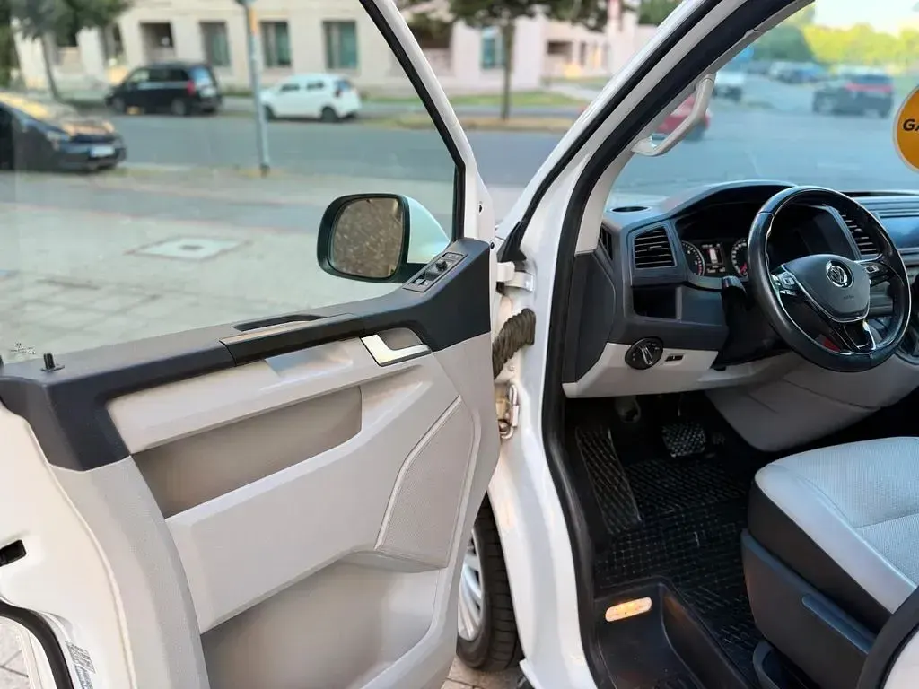 Gebraucht VW Caravelle 150 PS (110 kW) 2016 Candyweiss Van