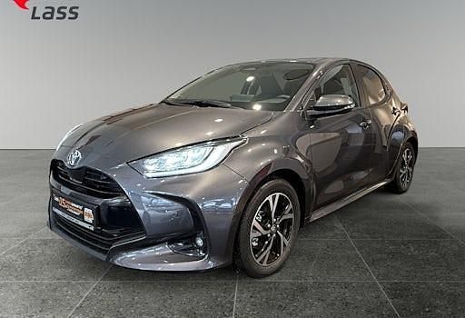 Neu Toyota Yaris Hybrid 116 PS (85 kW) 2025 Grau Limousine